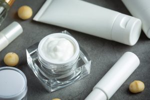 انتخاب بهترین کرم آبرسان و بررسی تعدادی از برند های آنها